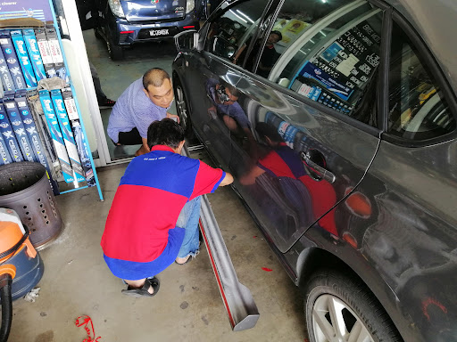 DC AUTO MAKEUP