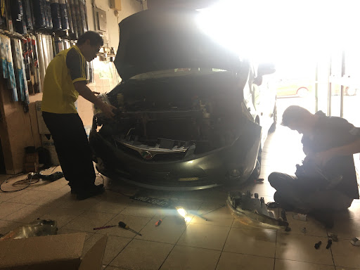 Pusat Aksesori Kereta Zeen Tech