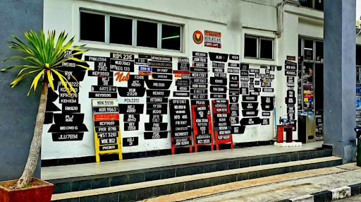 Man Plate Ukir Mall